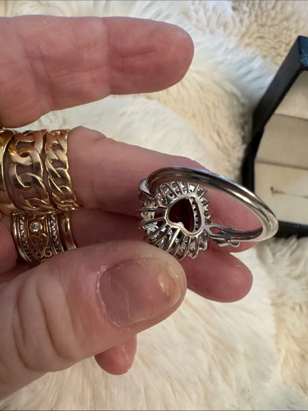 Heart-Shaped gsrbet Crystal Halo Ring with Clear Accent Stones 925 silver